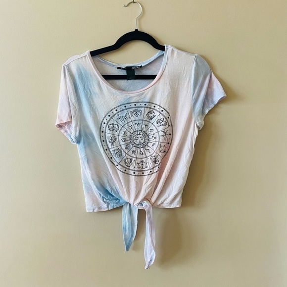 ⭐️2 FOR $20⭐️ Rebel Sugar Zodiac Cropped Tie Tee. Size Small. - Picture 7 of 8